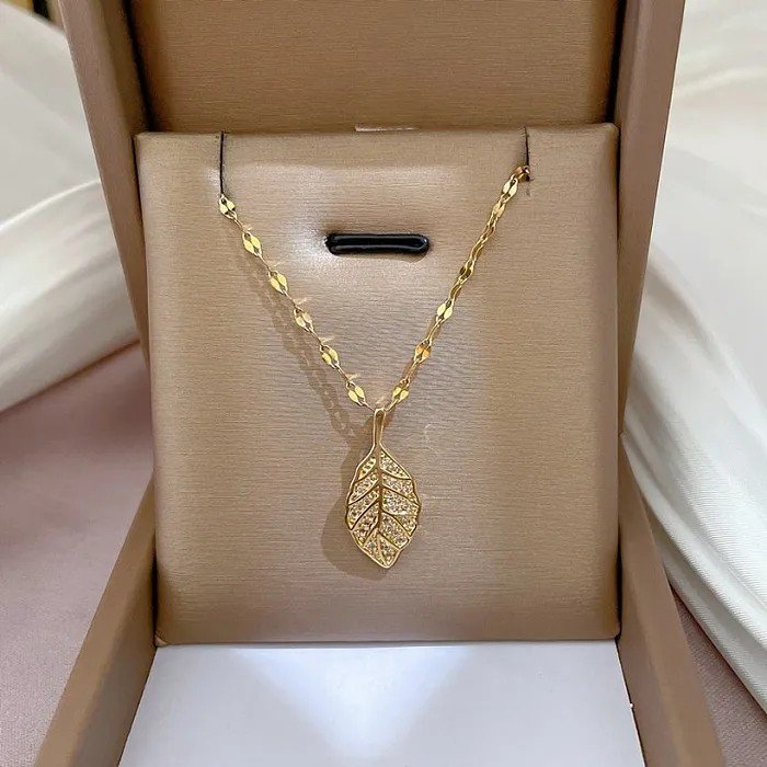 img_686031ee25b90.jpg WomenS Luxurious Leaf Titanium Steel Zircon Necklace - Image 1